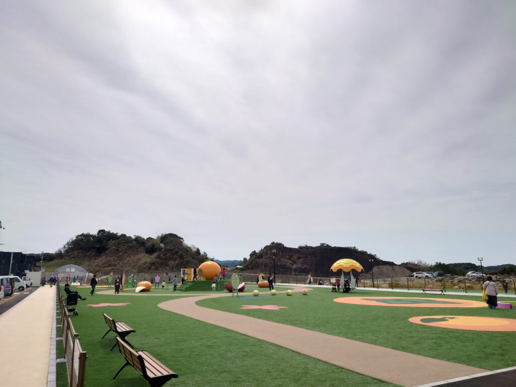 よってって広場のフルーツ公園